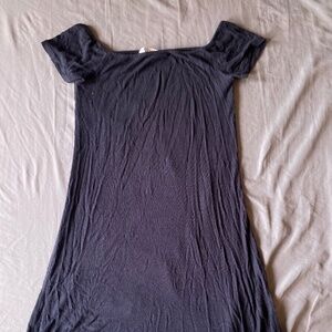 Black soft r-shirt dress off the shoulder